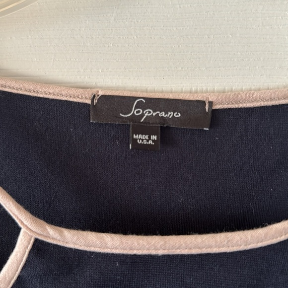 💙 2 for $10 💙 Navy Peplum Top - Picture 2 of 2